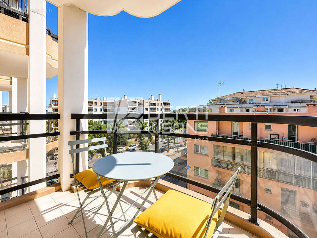 Appartement à MANDELIEU-LA-NAPOULE