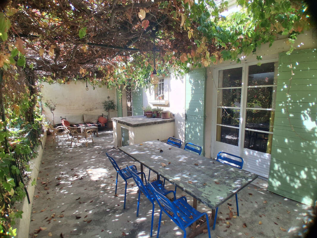 Maison à FONTVIEILLE