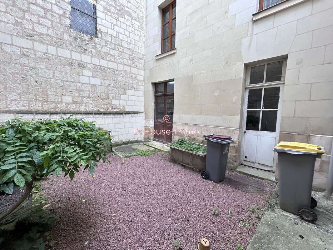 Appartement 300 m² à Loudun  - photo 7