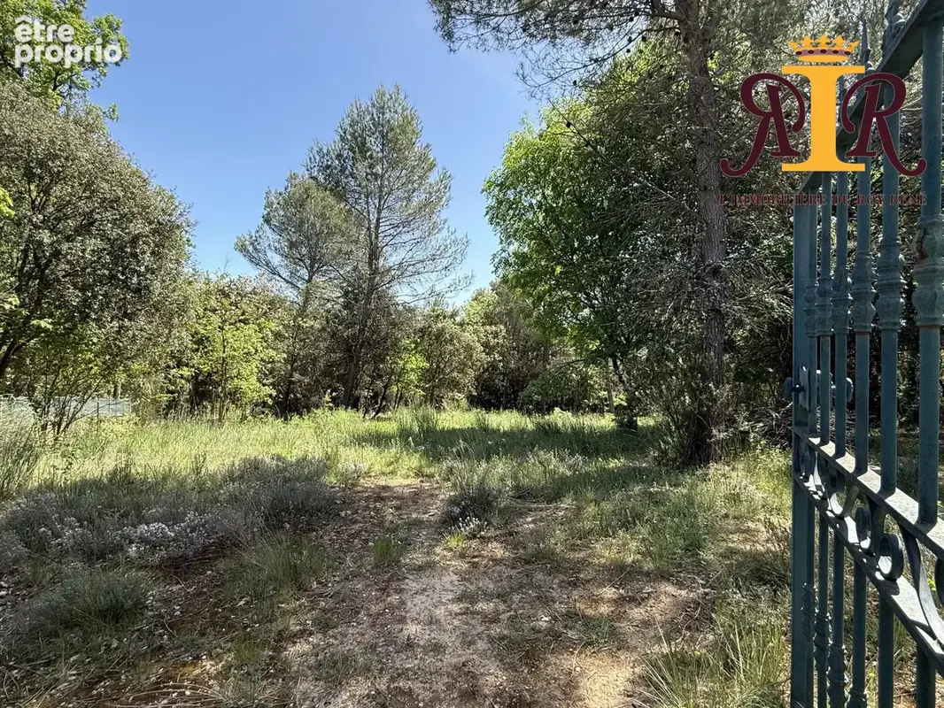 Terrain 2 014 m² à vendre à Grambois (84240) - photo 2