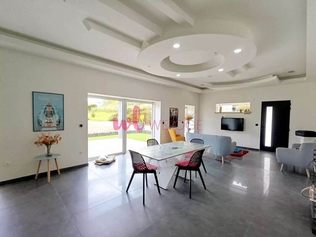 Maison à CHAMBOST-ALLIERES