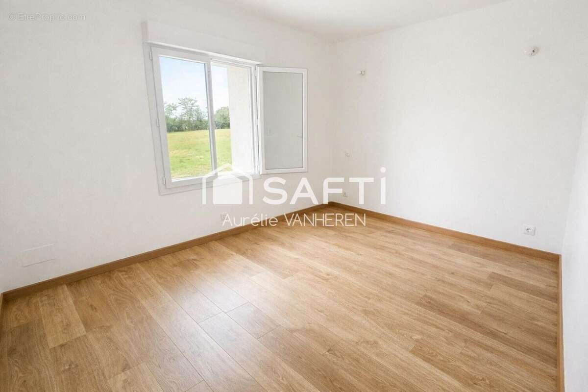 Maison 157 m² à Arquian  - photo 4