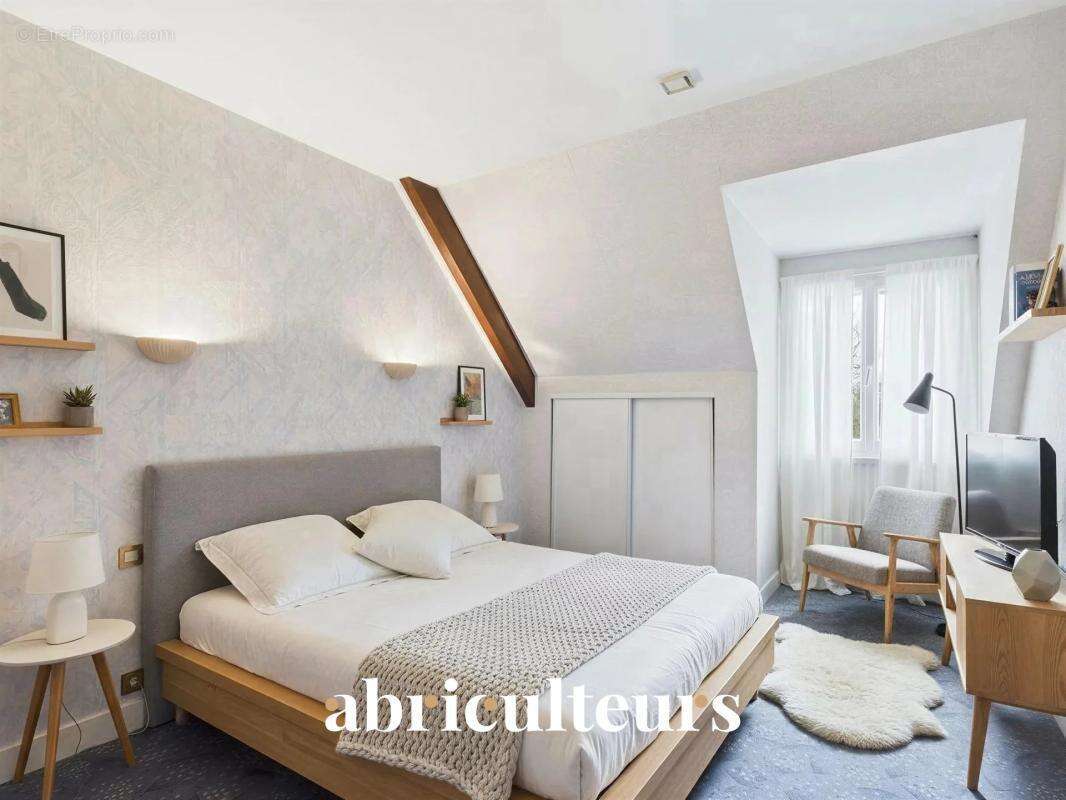 Maison avec parc arboré - 260 m² - en vente au MANS SUD (72230) - photo 12