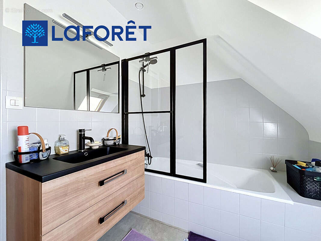 A VENDRE- Maison Guern 4 pièce(s) 100.58 m2 - photo 9