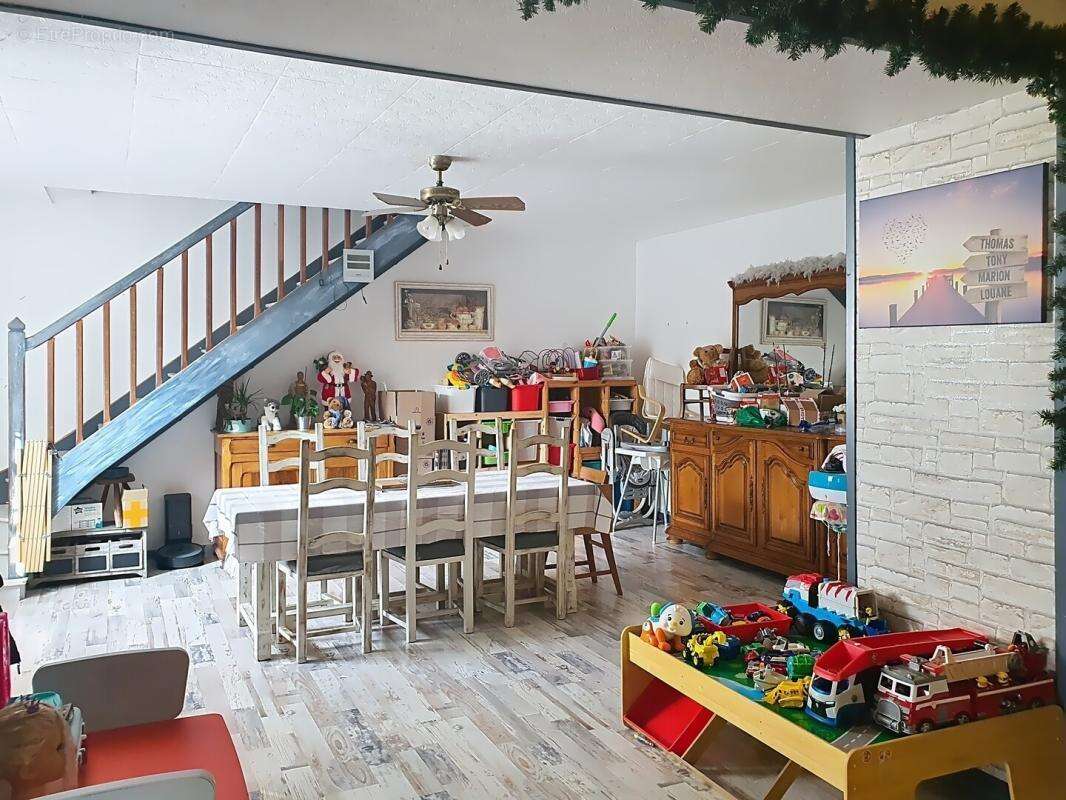 Maison à CHAVAGNES-LES-REDOUX