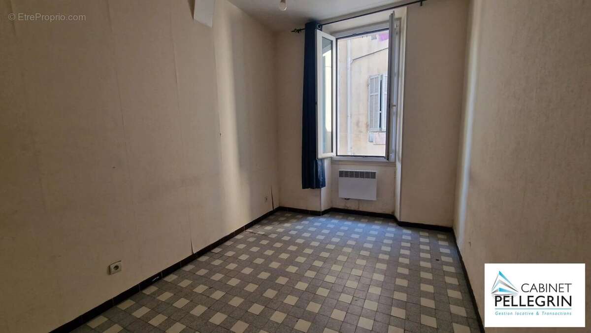 Appartement à MARSEILLE-3E