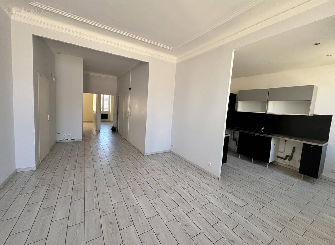 Appartement à MARSEILLE-5E