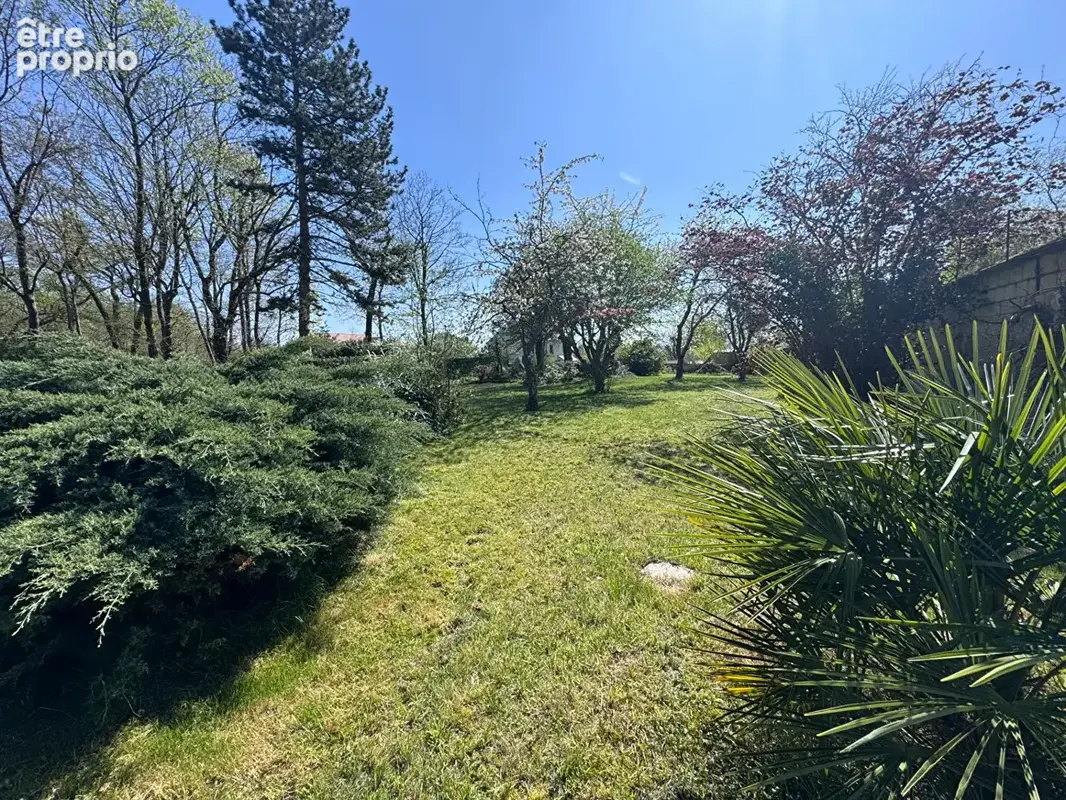Terrain Le Mesnil Le Roi  844 m² - photo 2