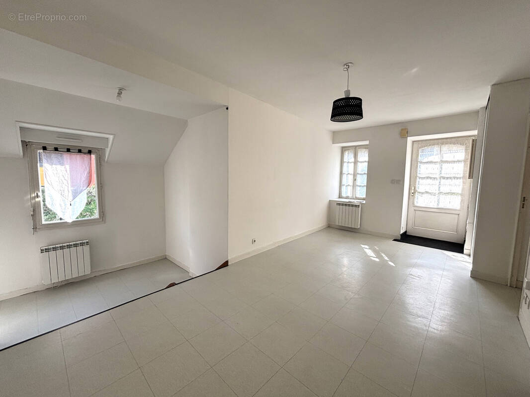 Appartement à SAINT-ERBLON