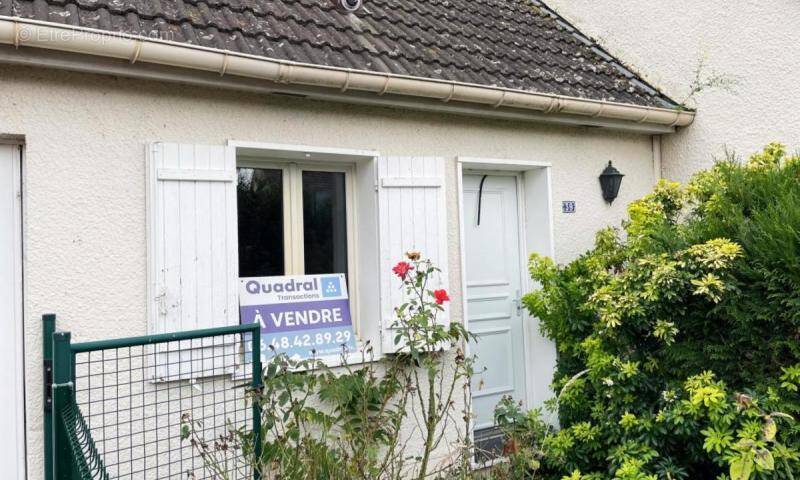 Maison à CHALETTE-SUR-LOING