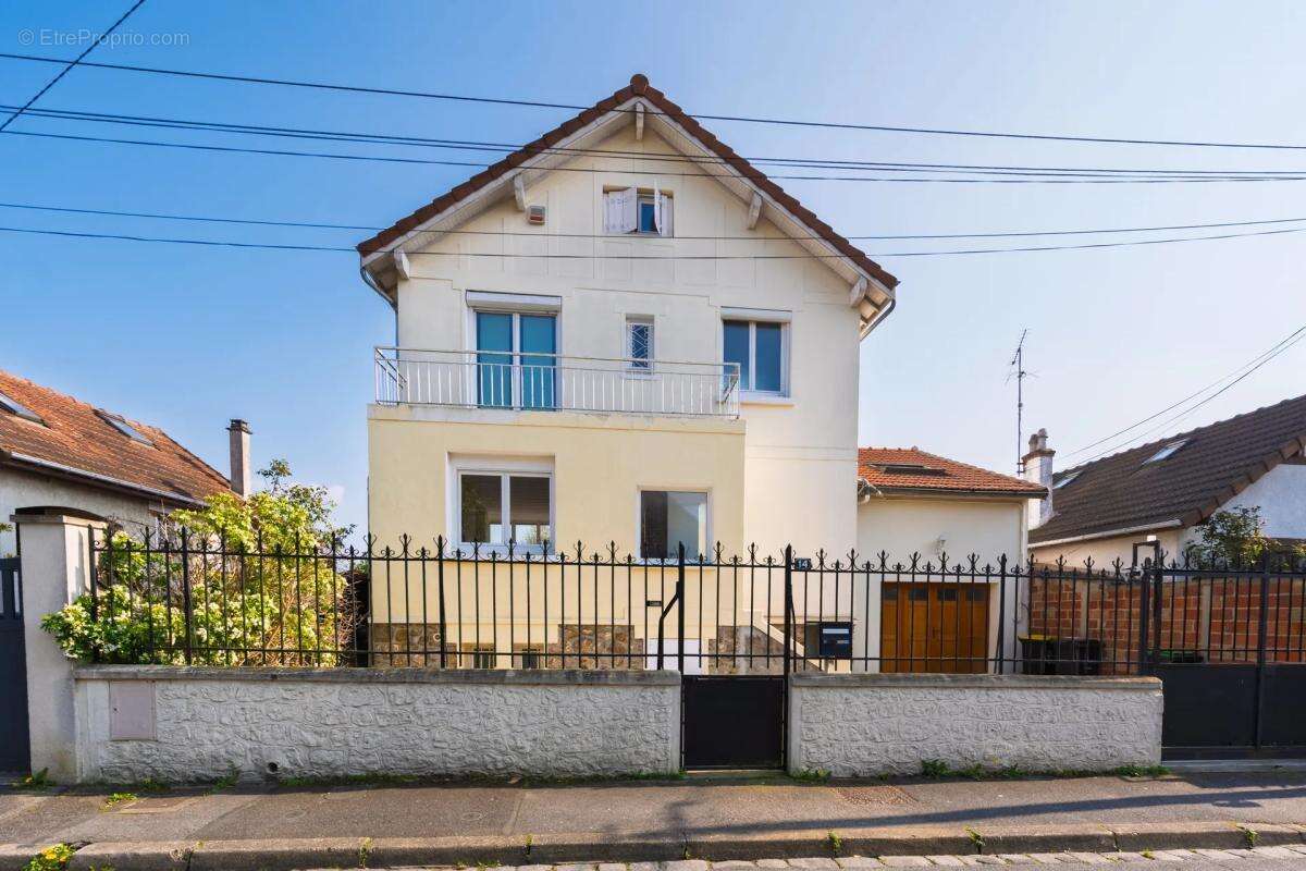 Maison à SAVIGNY-SUR-ORGE