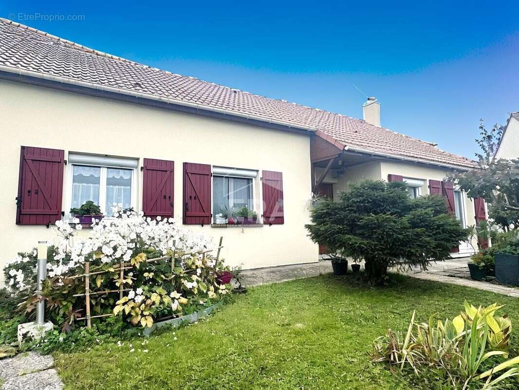 Maison à PONT-SUR-YONNE