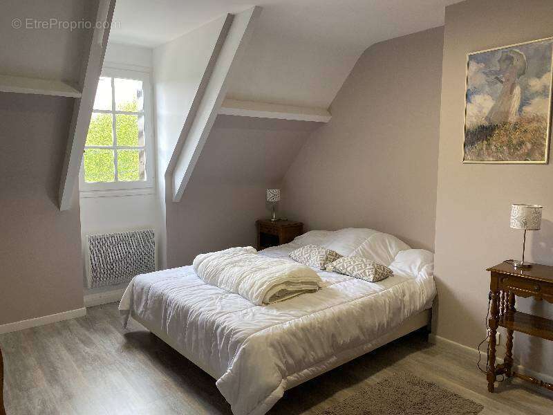 Maison à COUZE-ET-SAINT-FRONT