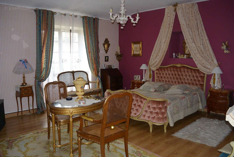 Maison à MARTRES