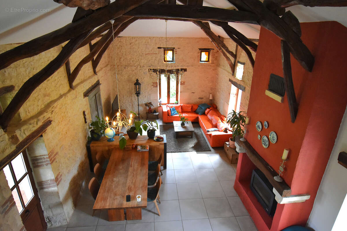 Très belle maison rénovée sur 8h avec terrain de loisir. - photo 17