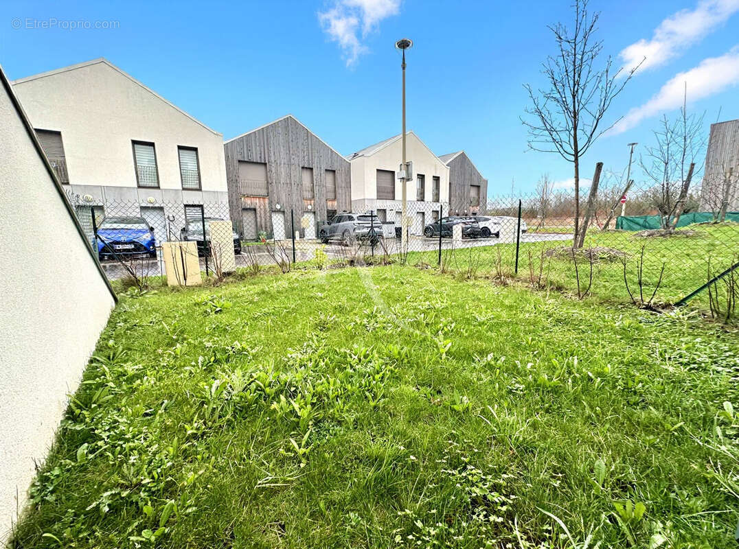 Maison à BUSSY-SAINT-GEORGES