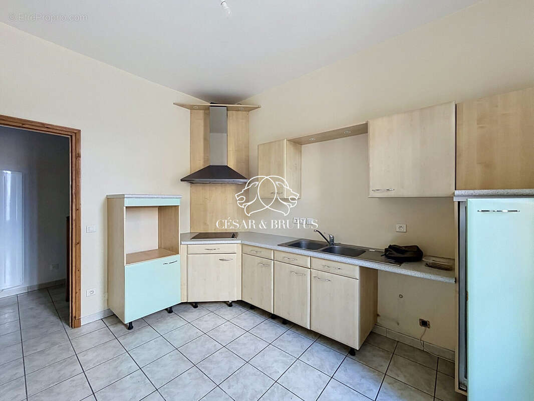 Appartement 375 m² à Amplepuis  - photo 5