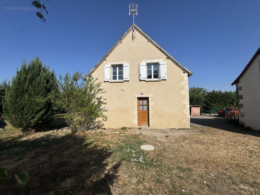 Maison 121 m² à Azay-Le-Ferron  - photo 2
