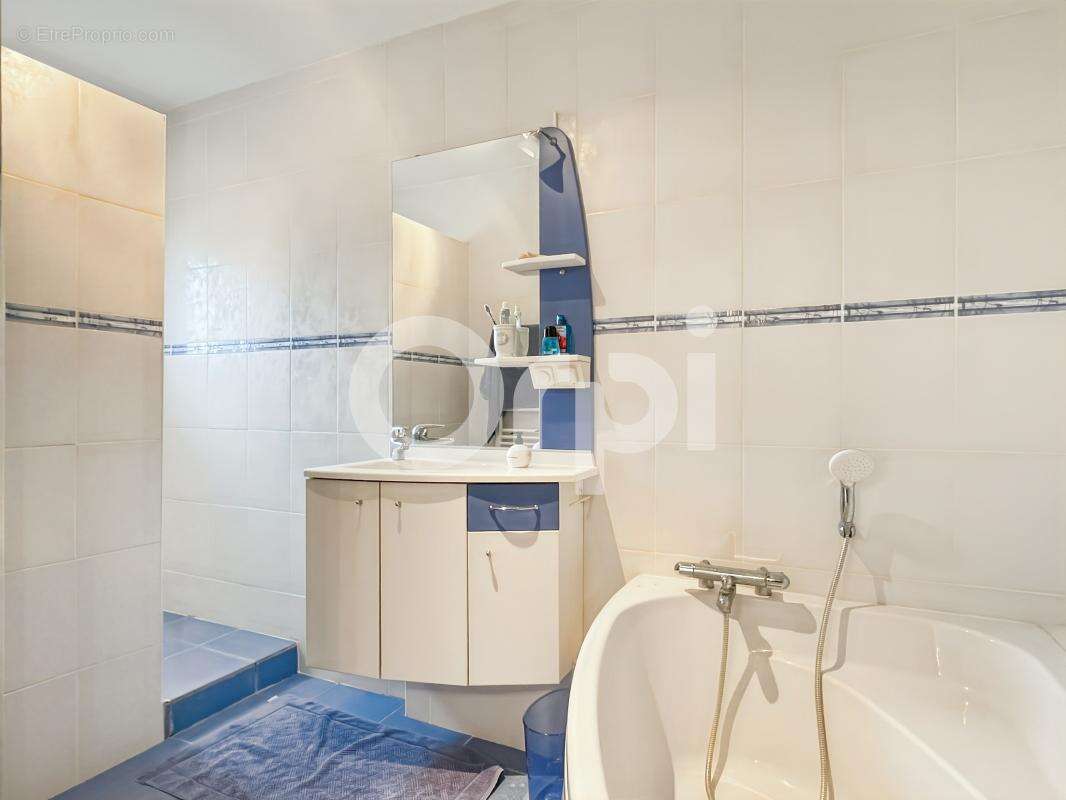 Maison à SAINT-SEBASTIEN-DE-MORSENT