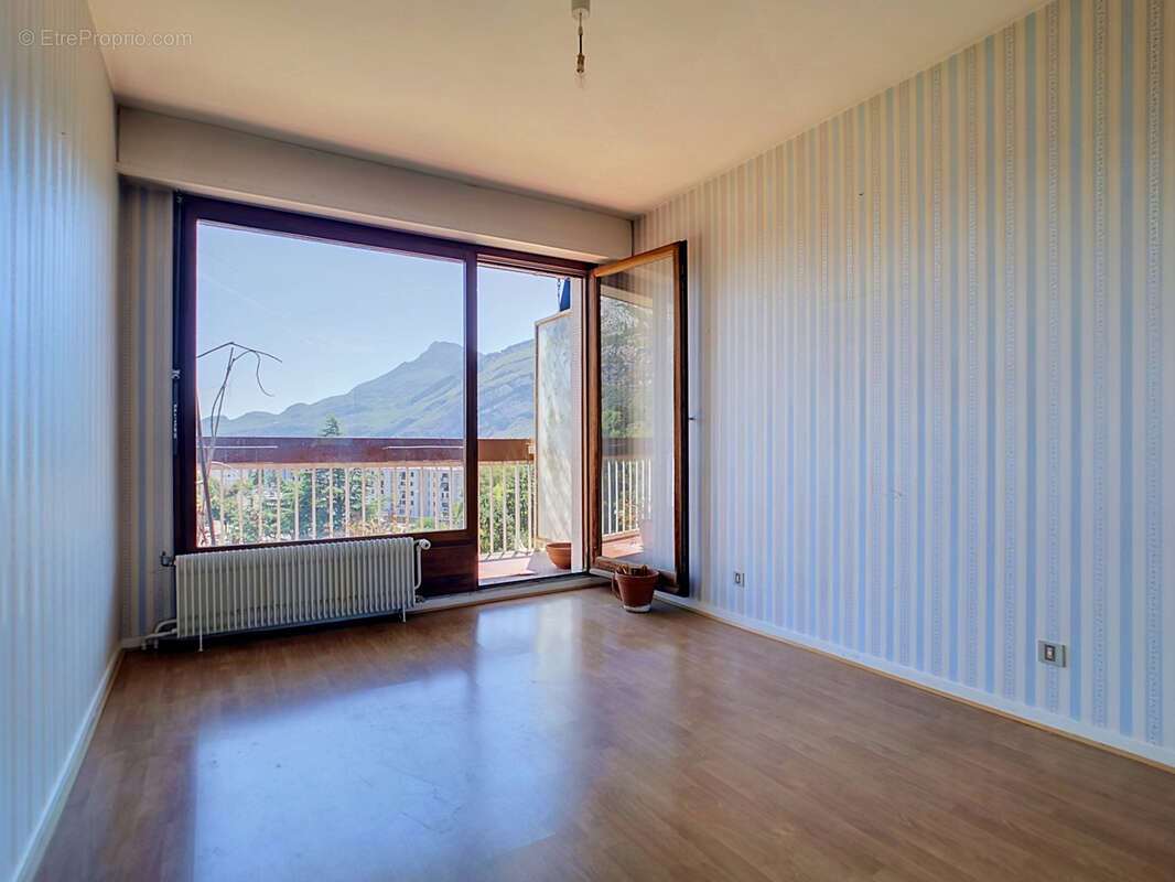 Appartement à SAINT-EGREVE