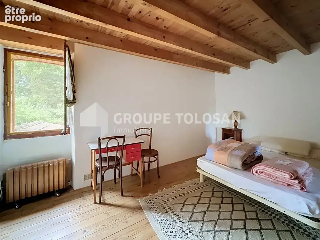 Maison 208 m² à Bourg-Saint-Bernard  - photo 9