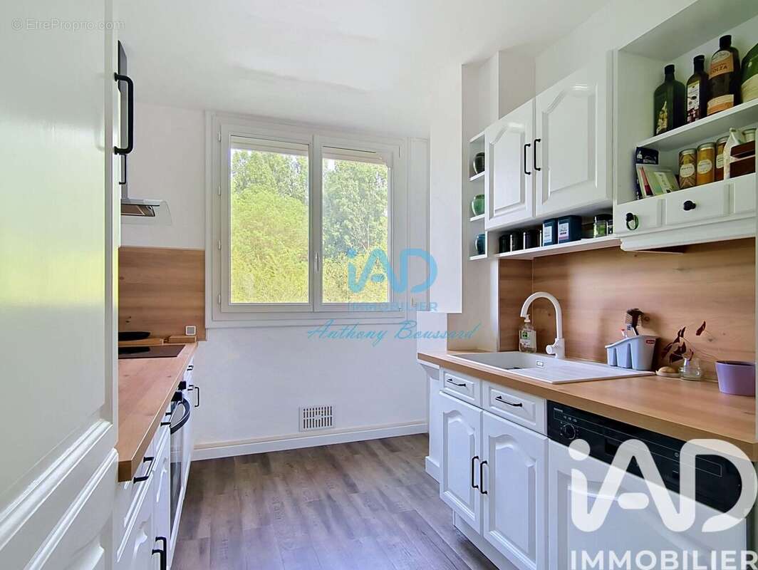 Photo 2 - Appartement à SAINTE-GENEVIEVE-DES-BOIS