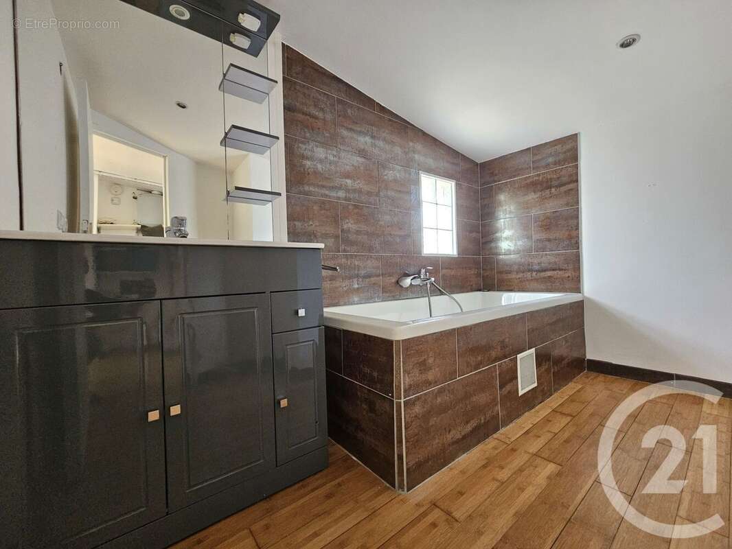 Maison 94 m² à Villeneuve-Loubet  - photo 12