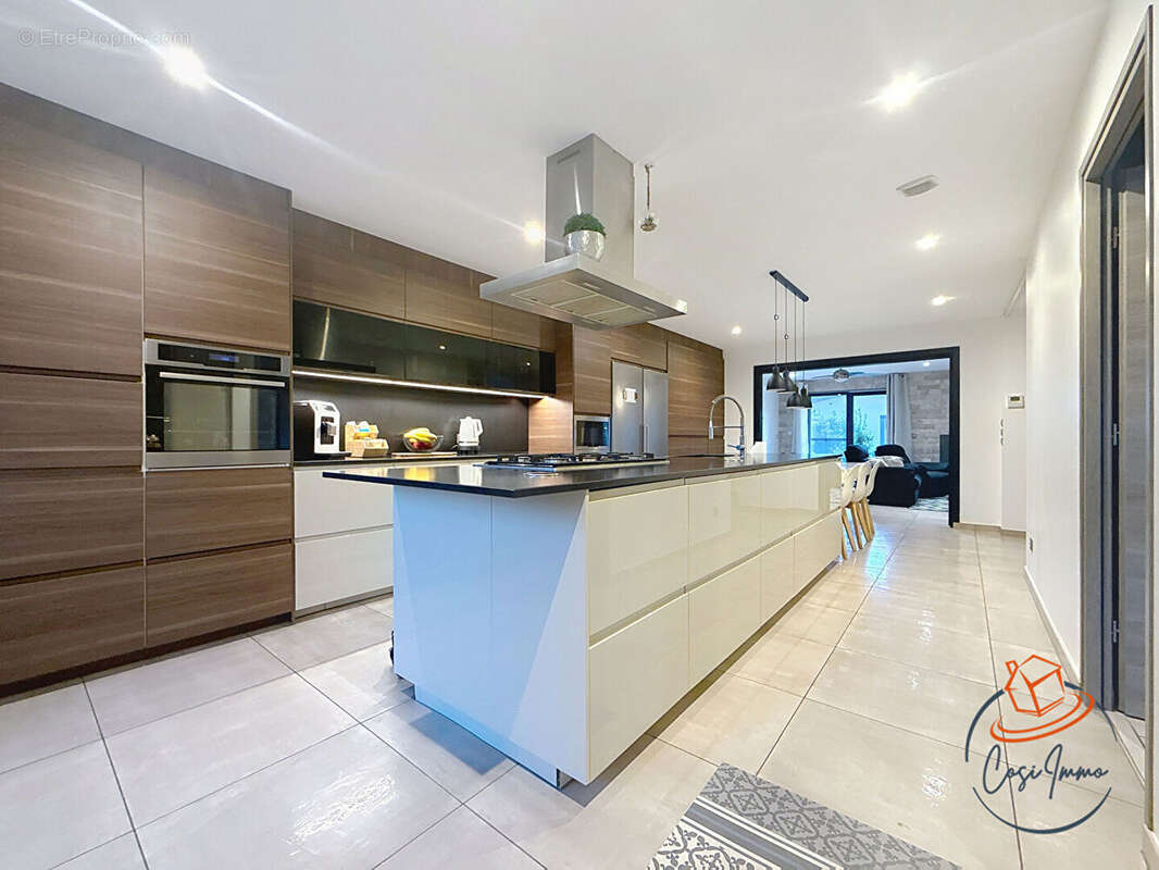 Maison à BELLEGARDE-SUR-VALSERINE