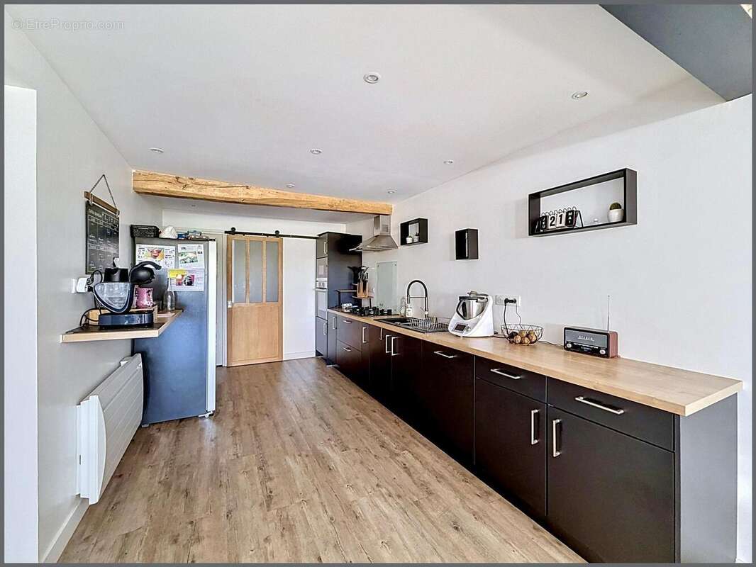 Maison 194 m² à Courcay  - photo 4