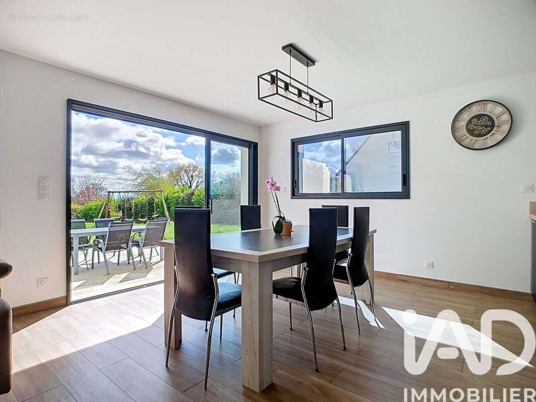 Maison 113 m² à Gourlizon  - photo 6