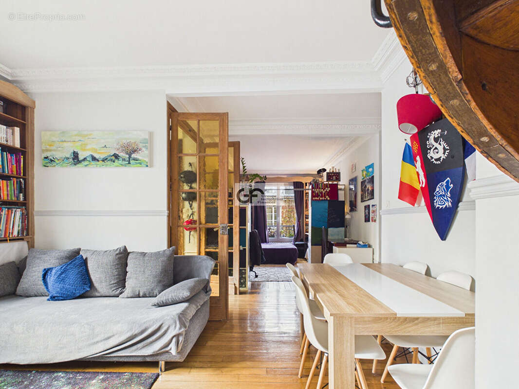 Appartement à PARIS-16E