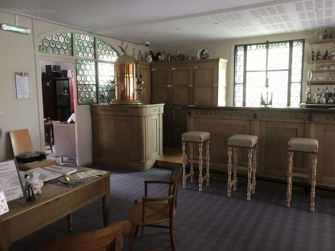 Commerce à POUILLY-SUR-LOIRE