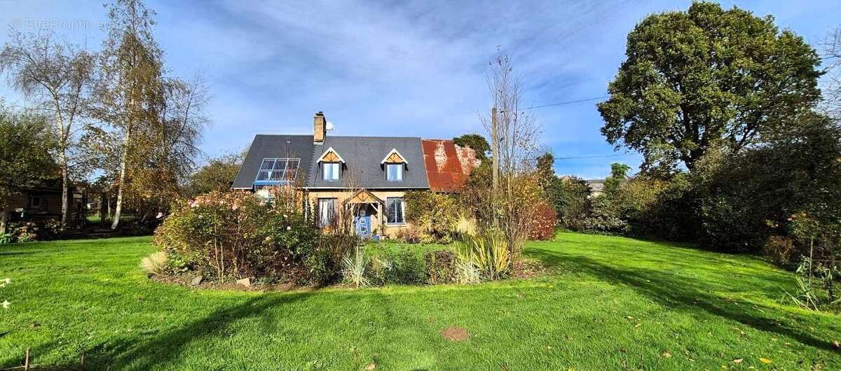 Maison à LE MESNIL-GILBERT