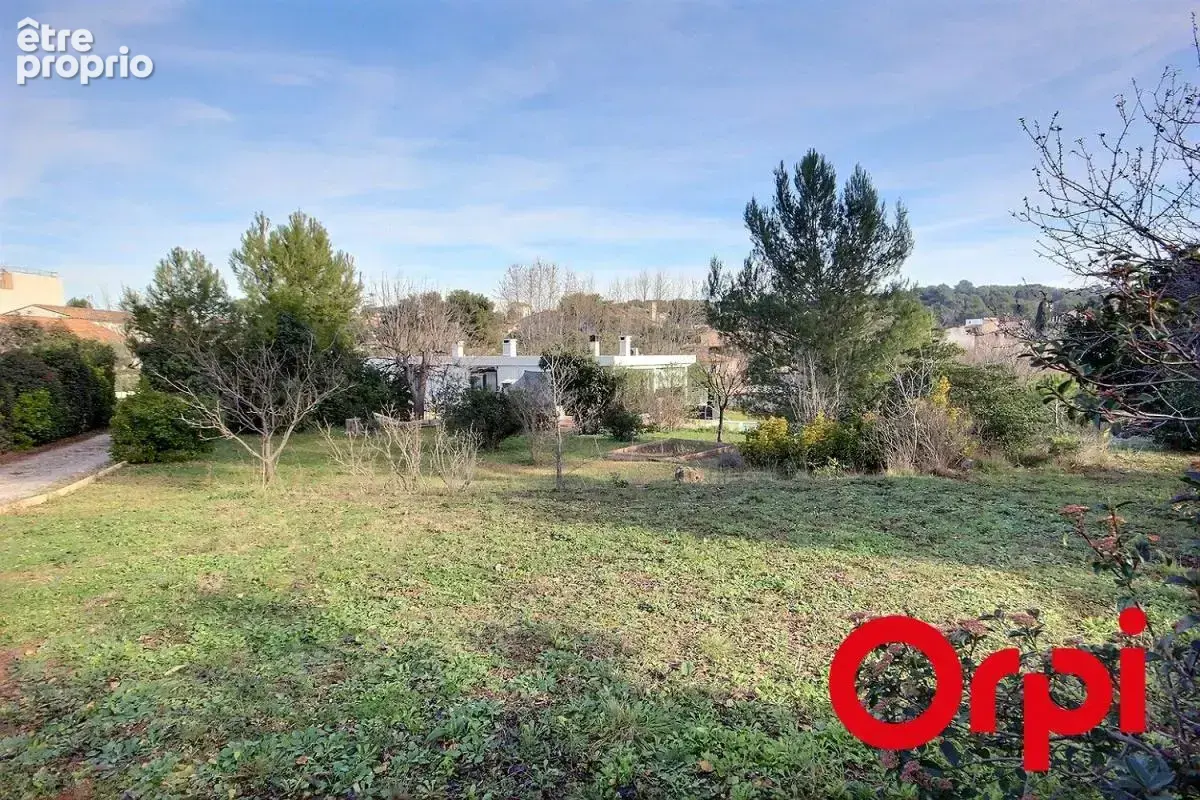 VILLA T6 (T4 + T2) sur 2700m² de terrain - Marseille 12ème - photo 6