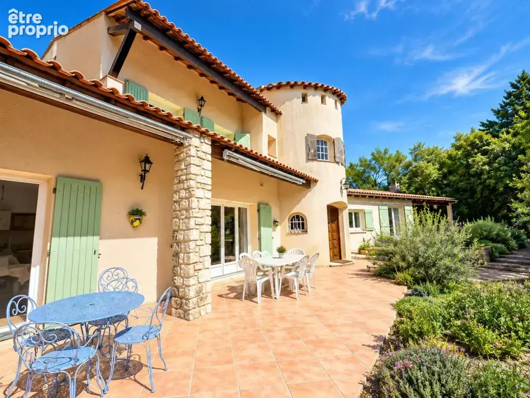 Villa d'exception de 200m2 sur un parc de garrigue de 7 600m2 - photo 2
