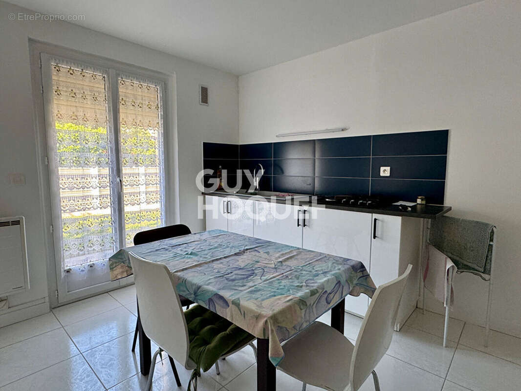 Appartement à PARAY-VIEILLE-POSTE