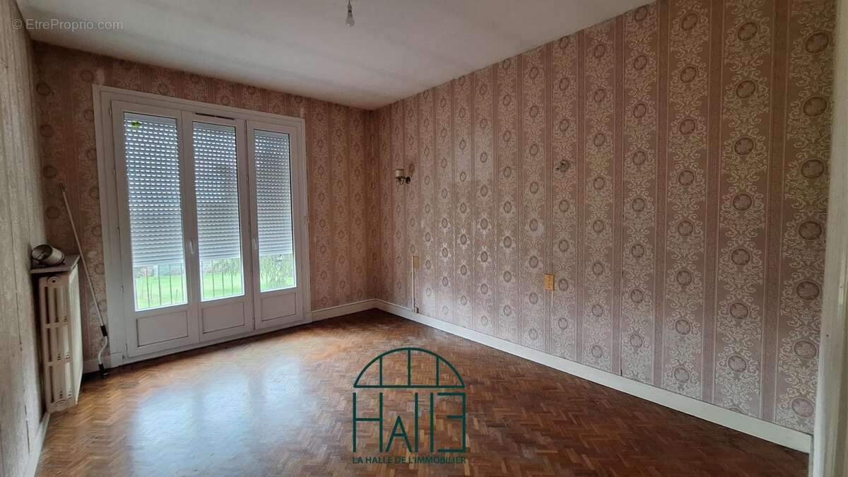 Maison à SAINT-JUNIEN