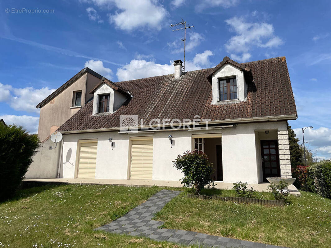 Maison à PONTAULT-COMBAULT