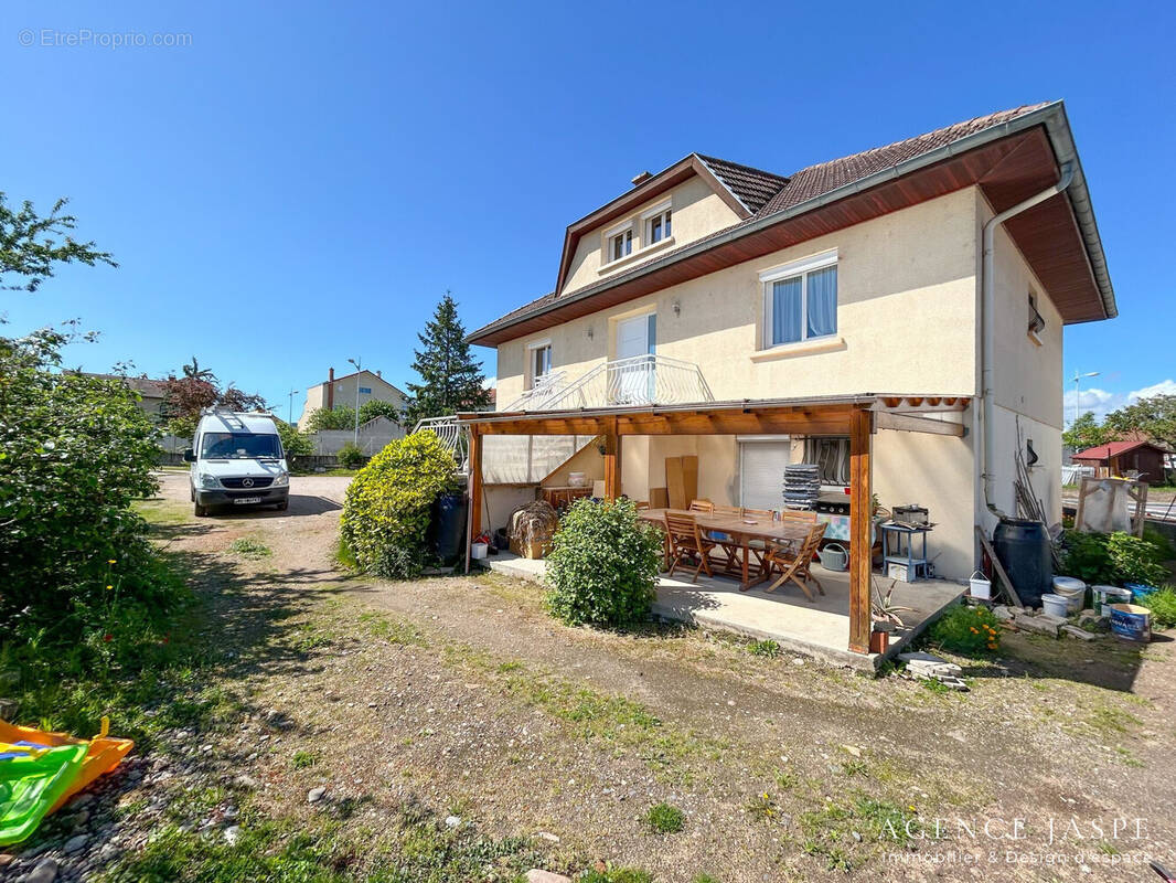 Maison à SAINT-JUST-SAINT-RAMBERT