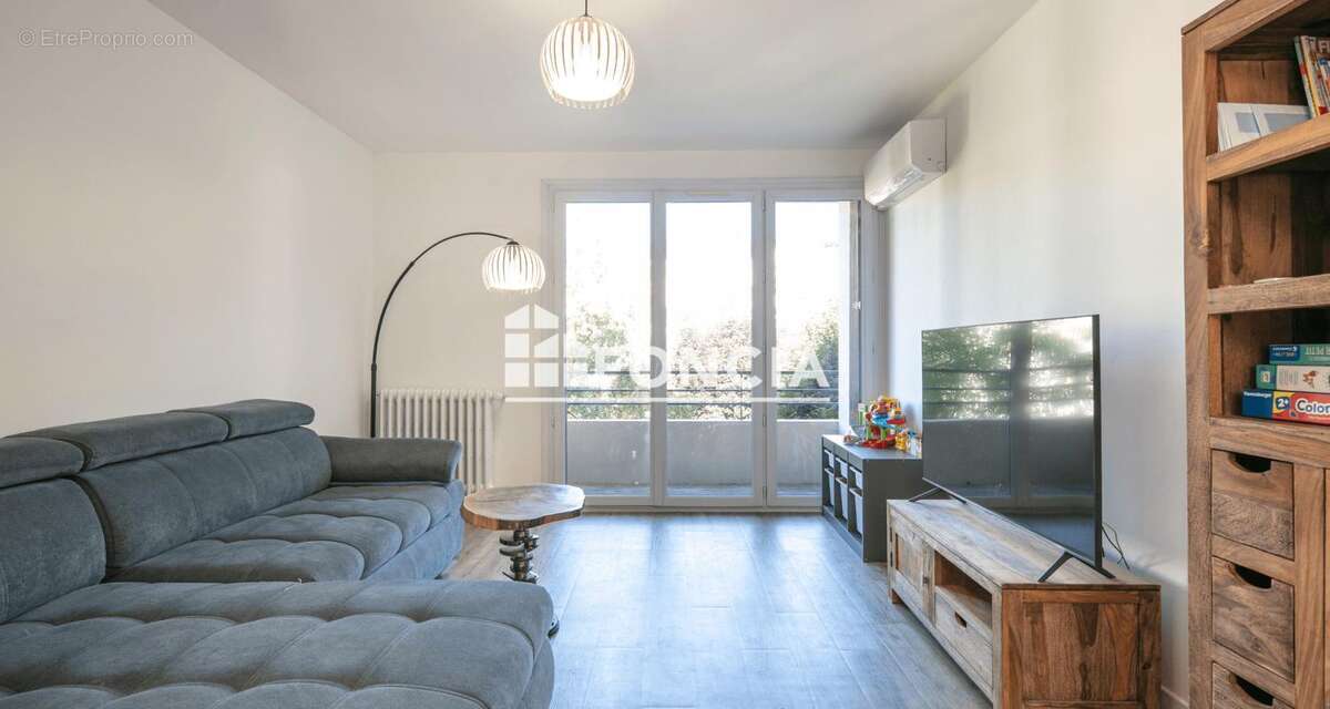 Appartement à VIZILLE