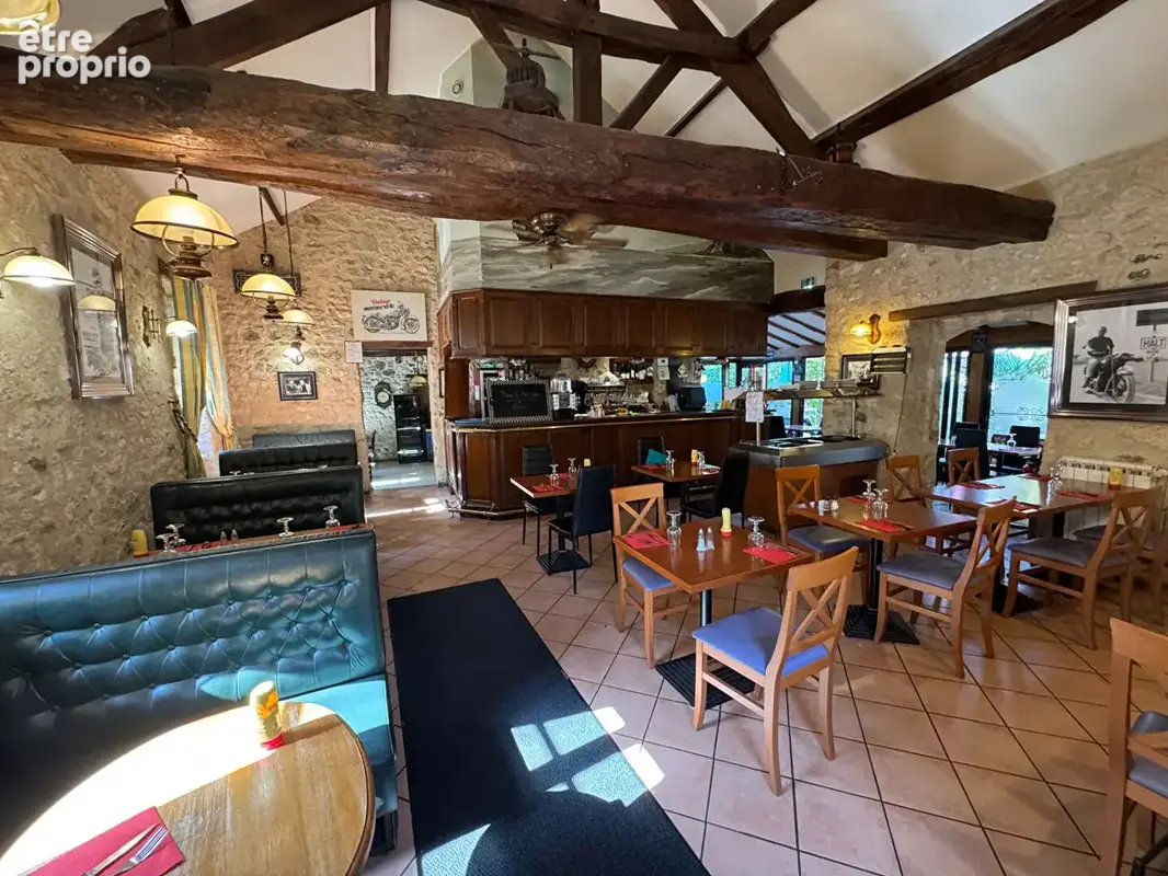 Restaurant BOISSY L'AILLERIE 110  m² ,8 mn de PONTOISE  terrasse + APPT de 48 M² en Duplex - photo 4