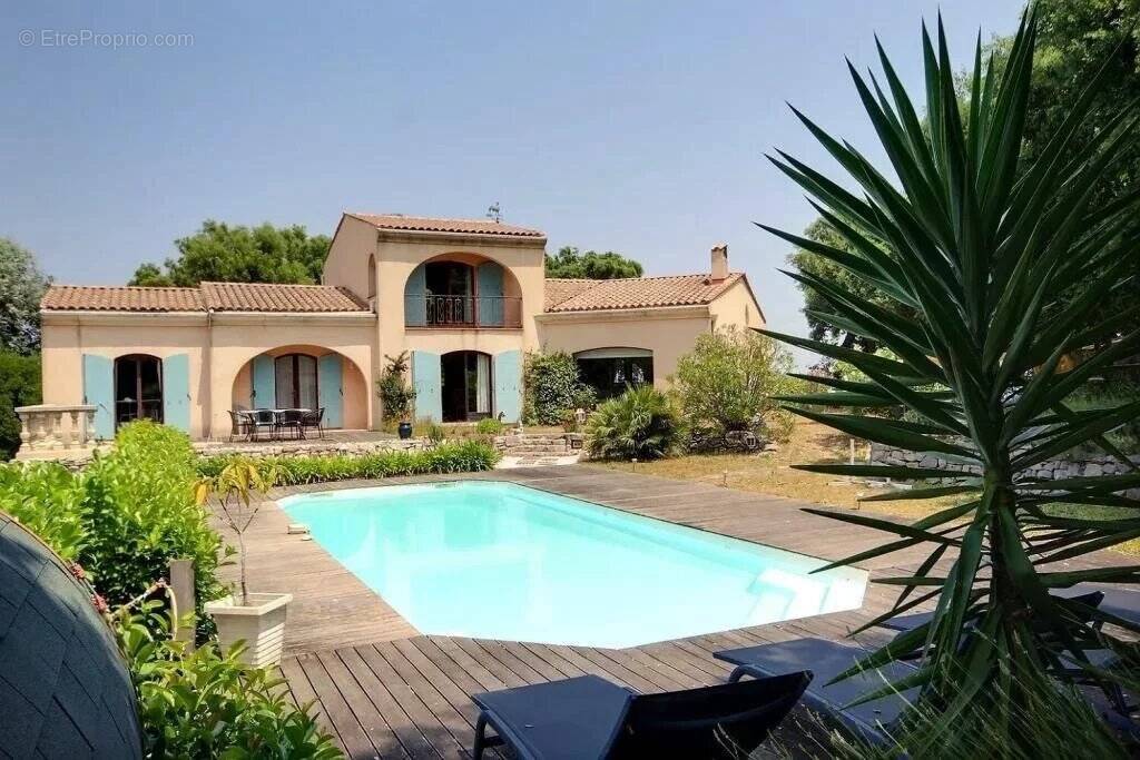 Maison à MANDELIEU-LA-NAPOULE