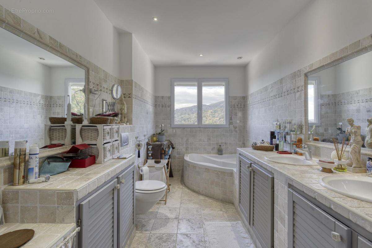 Maison à RAYOL-CANADEL-SUR-MER