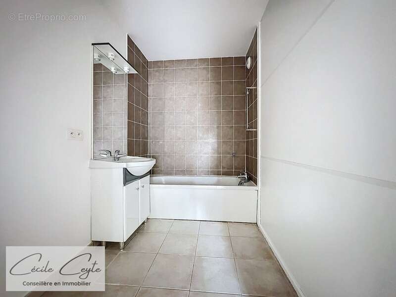 Appartement à MEYLAN
