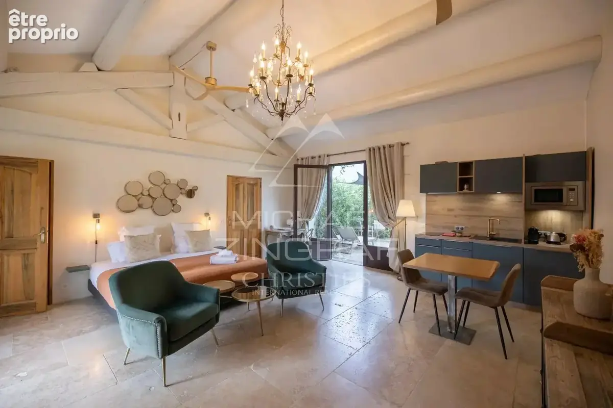 Oppède – Mas provençal de caractère avec gîtes, chambres d'hôtes et vues sur le Luberon - photo 9