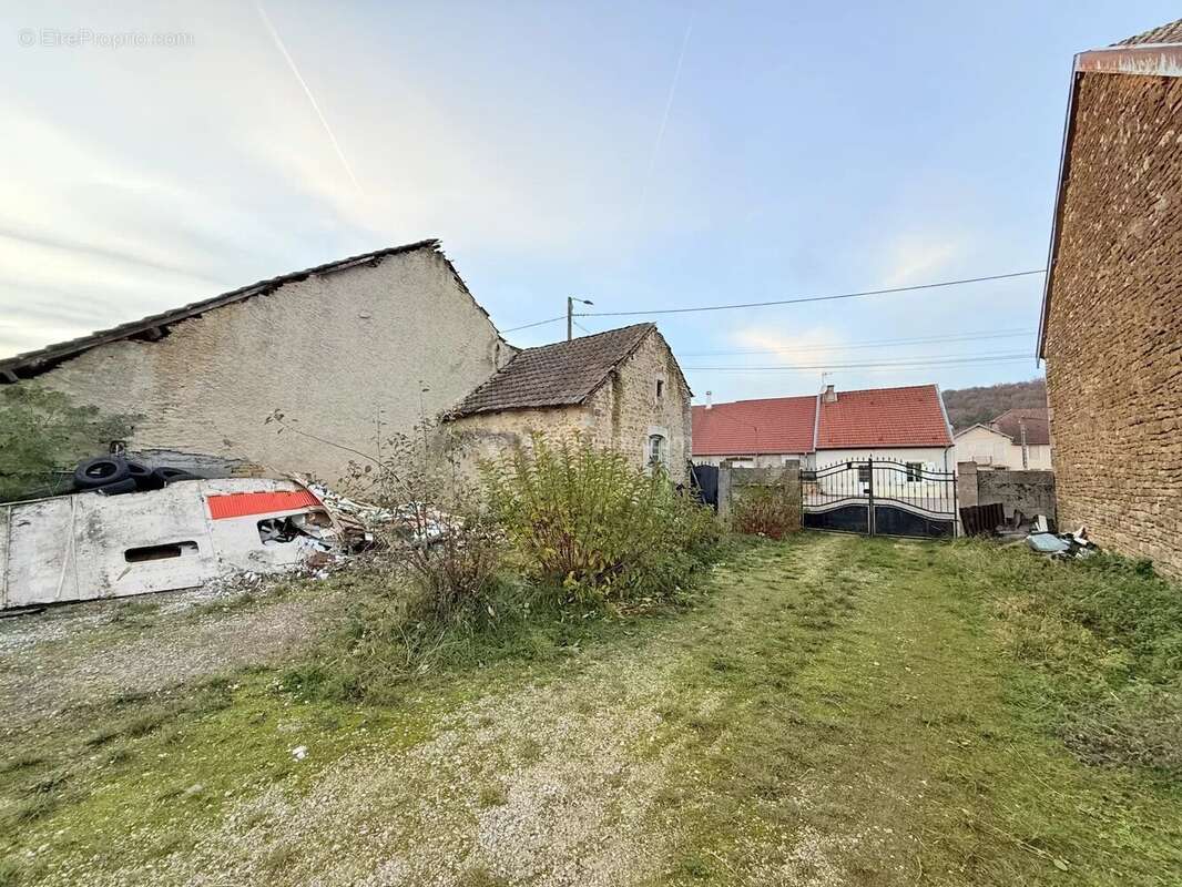 Maison à PREZ-SOUS-LAFAUCHE