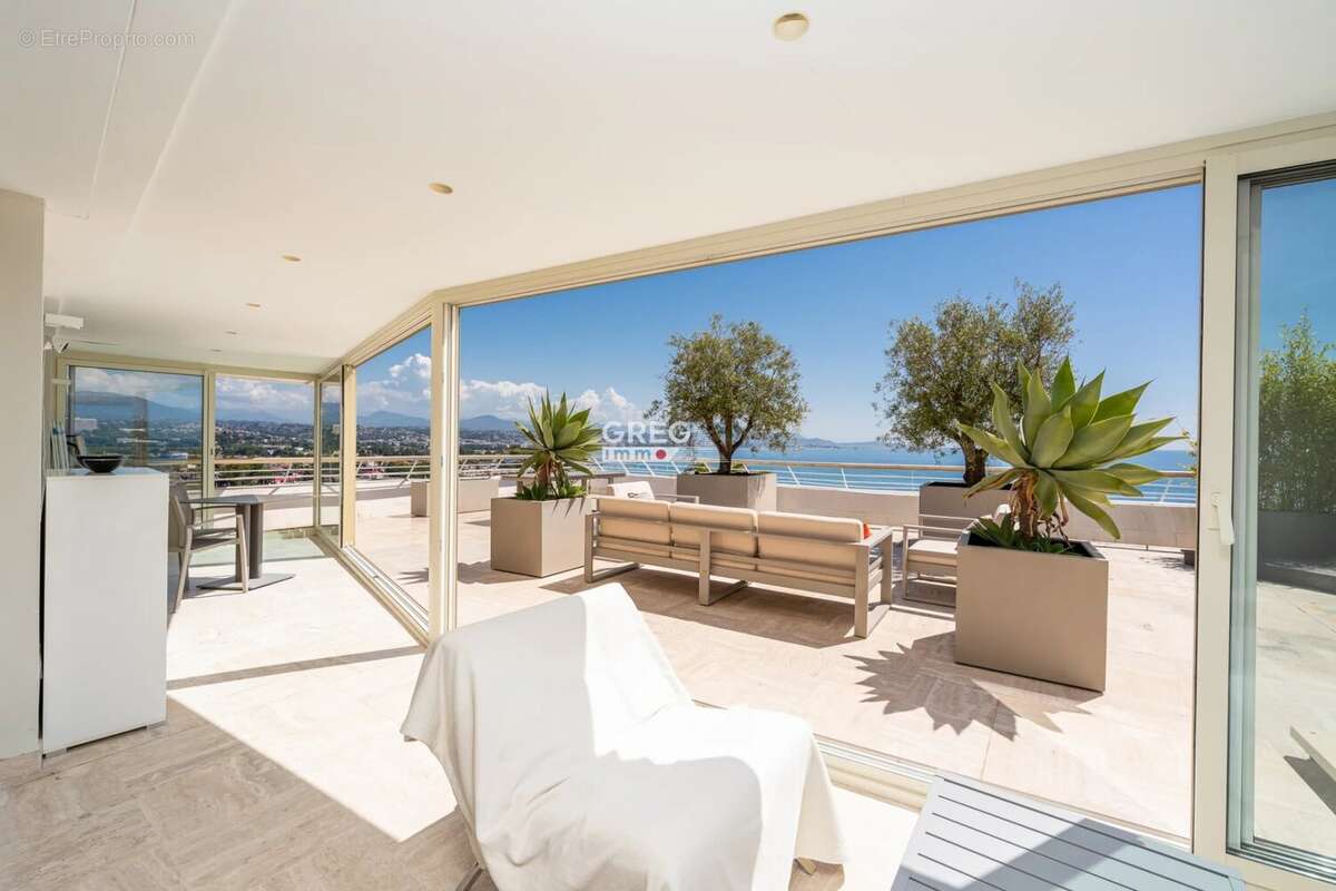 Appartement à VILLENEUVE-LOUBET
