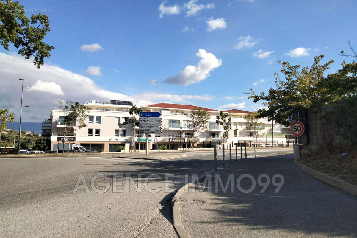 Parking à MANDELIEU-LA-NAPOULE