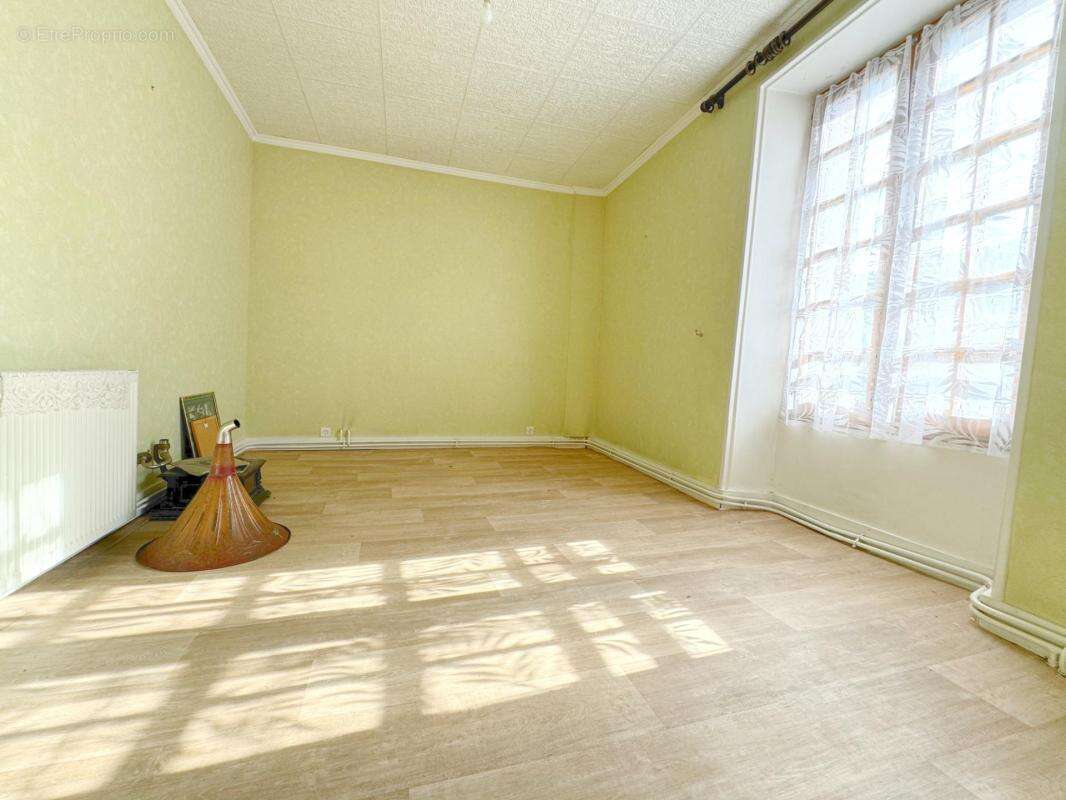 Maison à LA CHAPELLE-GAUTHIER