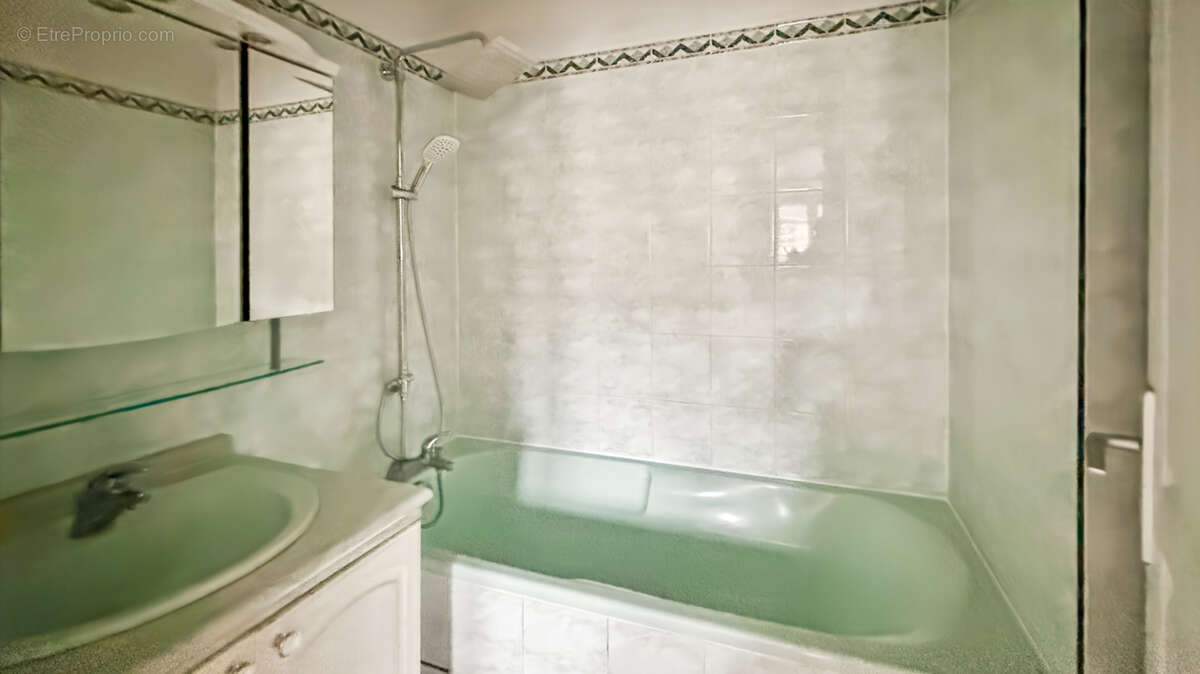 Appartement à NEAUPHLE-LE-CHATEAU